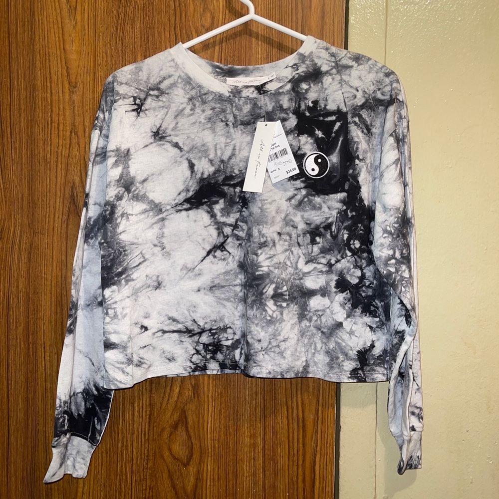All in favor crop top black and white